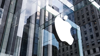 Apple-Logo auf Glasfassade