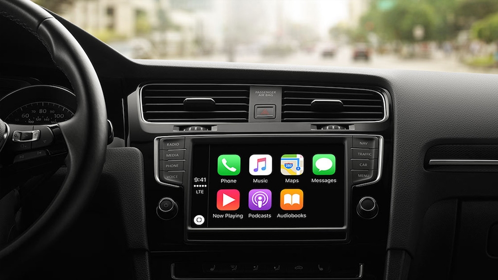 Was ist Apple Carplay? Alles über den smarten Beifahrer Mit Apple Carplay können Sie Anfahrtsbeschreibungen abrufen, Anrufe tätigen, Nachrichten senden und empfangen sowie Musik hören, ohne ihr iPhone zu berühren.