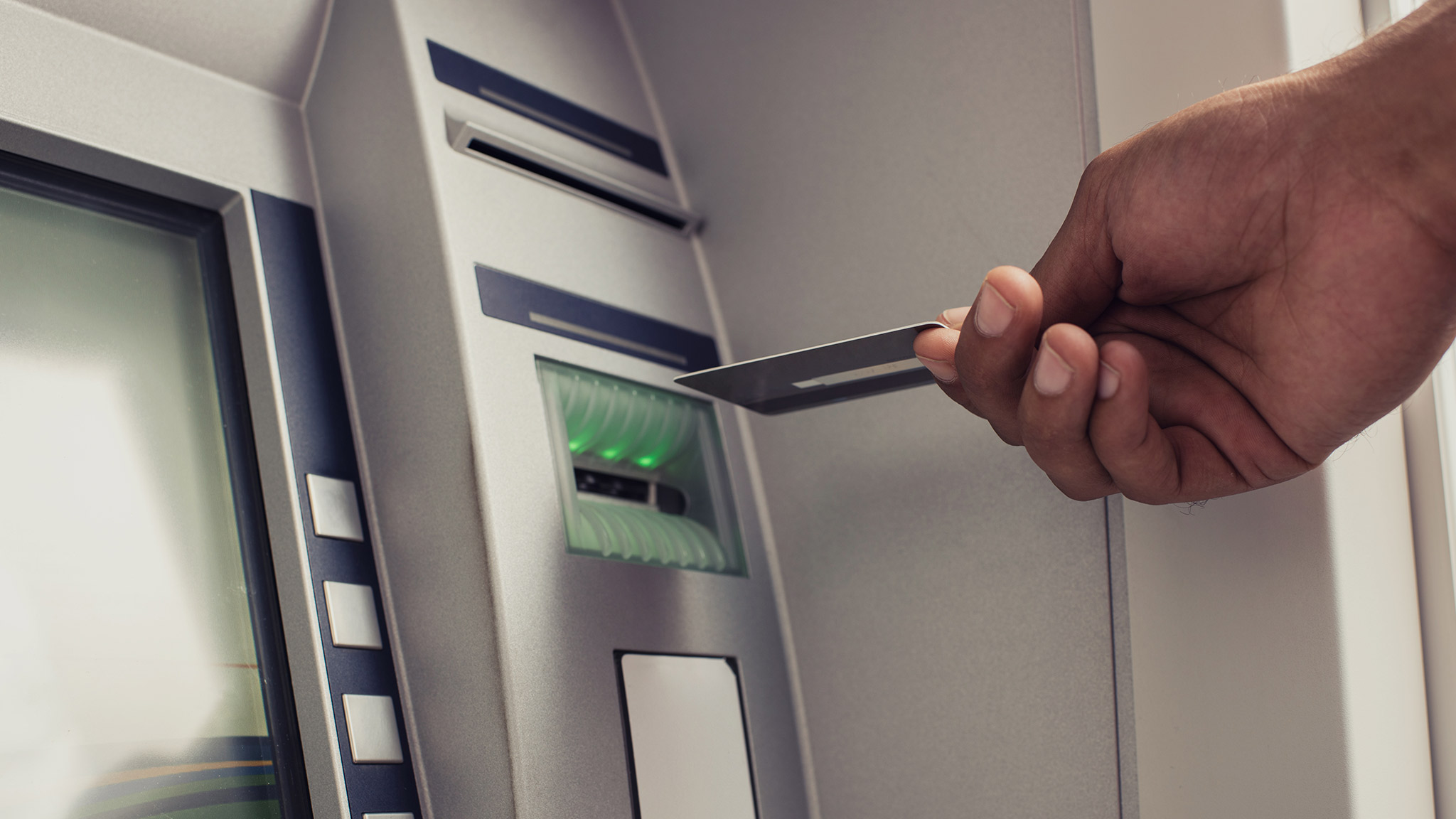 EC-Karte eingezogen – bekommen Sie Ihre Karte zurück - COMPUTER BILD