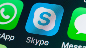 Skype © iStock.com/stockcam
