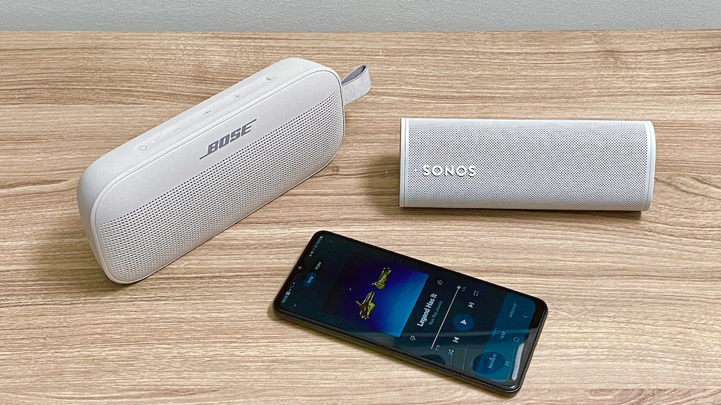 Bose Soundlink Flex im Test gegen Sonos Roam
