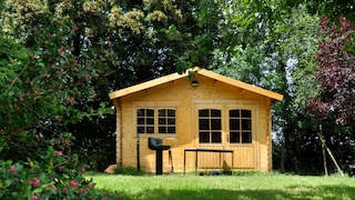 Ein Gartenhaus aus Holz