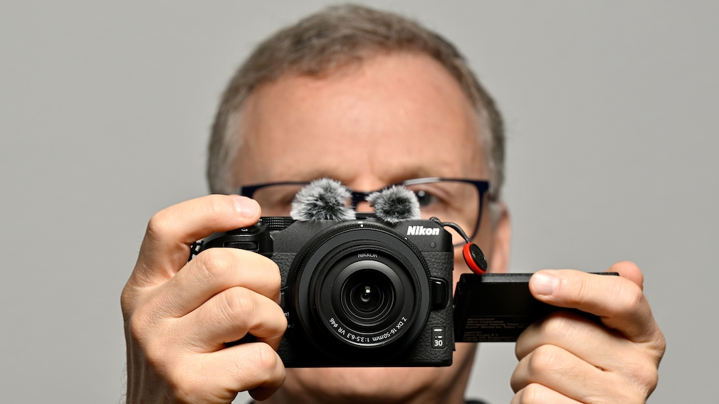 Nikon Z30 im Test: Mit guter Foto- und Video-Qualität und mit einfacher Bedienung erwies sich die Systemkamera als ideal für Einsteiger.