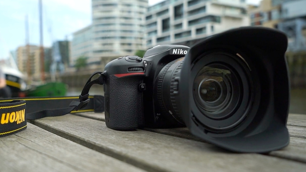Nikon D7500 im Test: Die kleine Spiegelreflexkamera mit APS-C-Sensor bietet ein tolles Preis-Leistungs-Verhältnis.