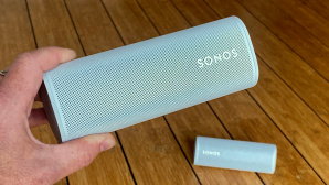 Sonos Roam SL im Test: Der neue Bluetooth- und WLAN-Lautsprecher sieht wie der bereits bew�hrte Roam aus. © COMPUTER BILD
