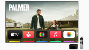 Startbildschirm des Apple TV 4K (2021) mit Streaming-Box und Fernbedienung © Apple