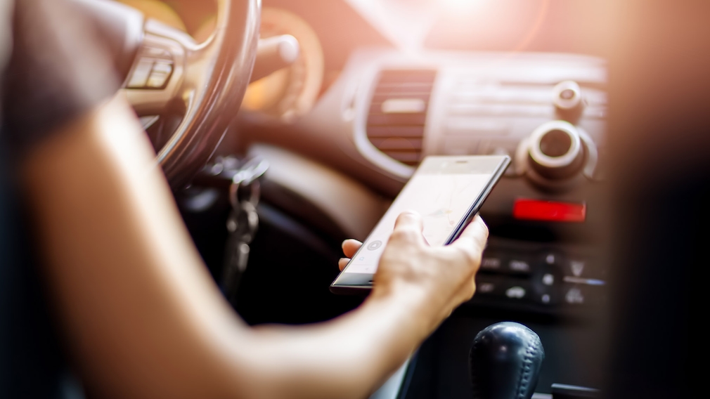 Studie: Android-User sind bessere Autofahrerinnen und -fahrer als iPhone-Fans Sorry, iPhone-Fans, Android-User haben einen Grund zu prahlen: Einer neuen Studie zufolge fahren sie sicherer als iOS-Anwenderinnen und -Anwender.