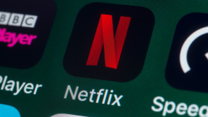 Netflix-Logo auf einem iPhone. © iStock.com/stockcam