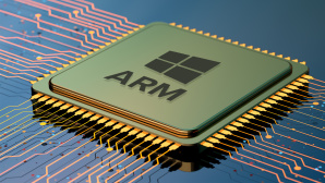 Windows-Logo auf ARM-Prozessor © Microsoft, iStock.com/MF3d