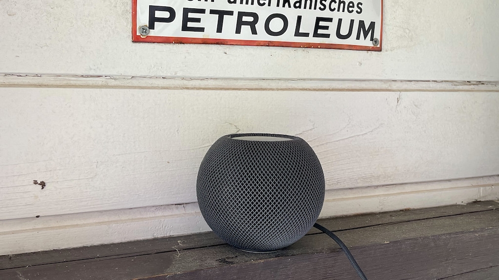 Eve Outdoor Cam, HomePod mini Eve Outdoor Cam, HomePod mini
