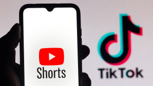 YouTube Shorts vs. TikTok © SOPA Images / Getty Images