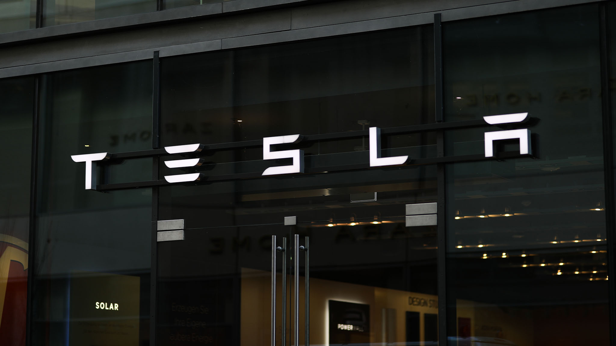 Tesla macht über 500 Millionen US-Dollar Verlust durch Bitcoin-Investition  - COMPUTER BILD