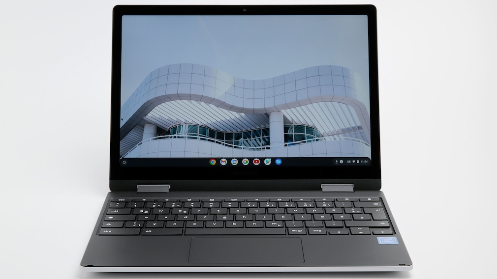 Ein Chromebook vor grauem Hintergrund.