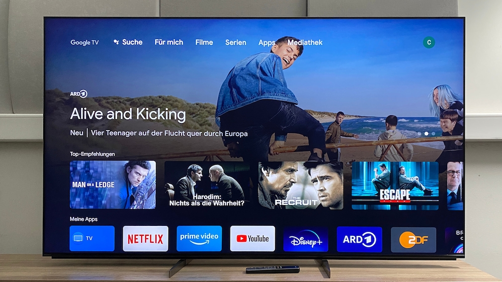 The Sony X95J wants to make program selection easier with individual recommendations on the Google TV start screen.