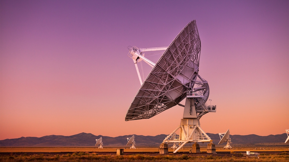 Radioteleskop in der Wüste