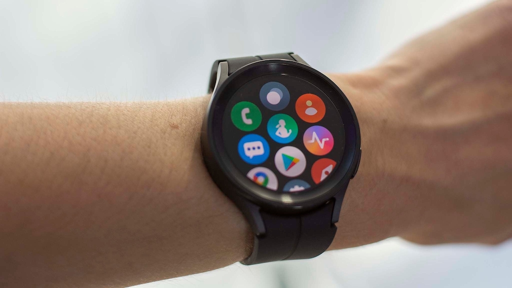 Samsung Galaxy Watch 5 Pro vorgestellt: Ich kann was, das die normale Version nicht kann! Die Galaxy Watch 5 Pro hat einen Gehäusedurchmesser von 45 mm. Samsung Galaxy Watch 5 Pro vorgestellt: Ich kann was, das die normale Version nicht kann! Die Galaxy Watch 5 Pro hat einen Gehäusedurchmesser von 45 mm.
