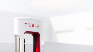 Tesla Supercharger © Tesla