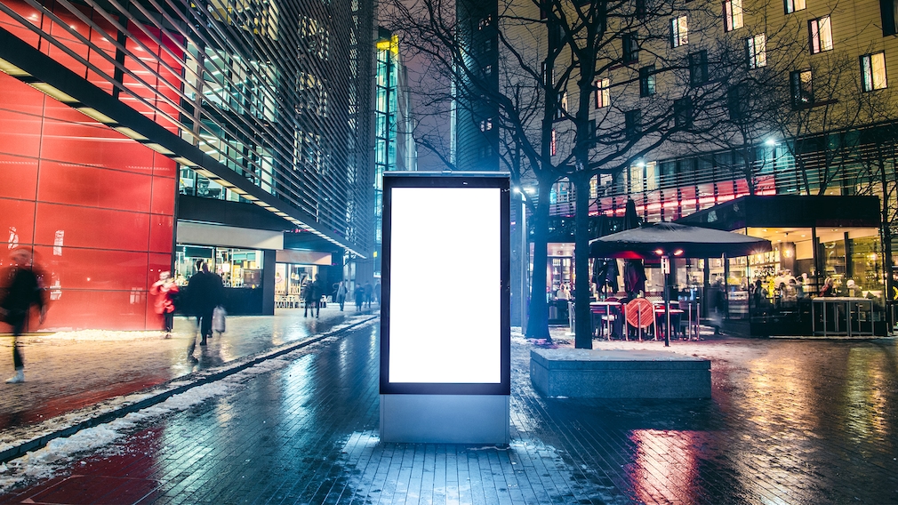 Leuchtwerbung: Bundesregierung will Werbedisplays abschalten Sollen nachts in Zukunft aus bleiben: LED-Werbetafeln in deutschen Städten.