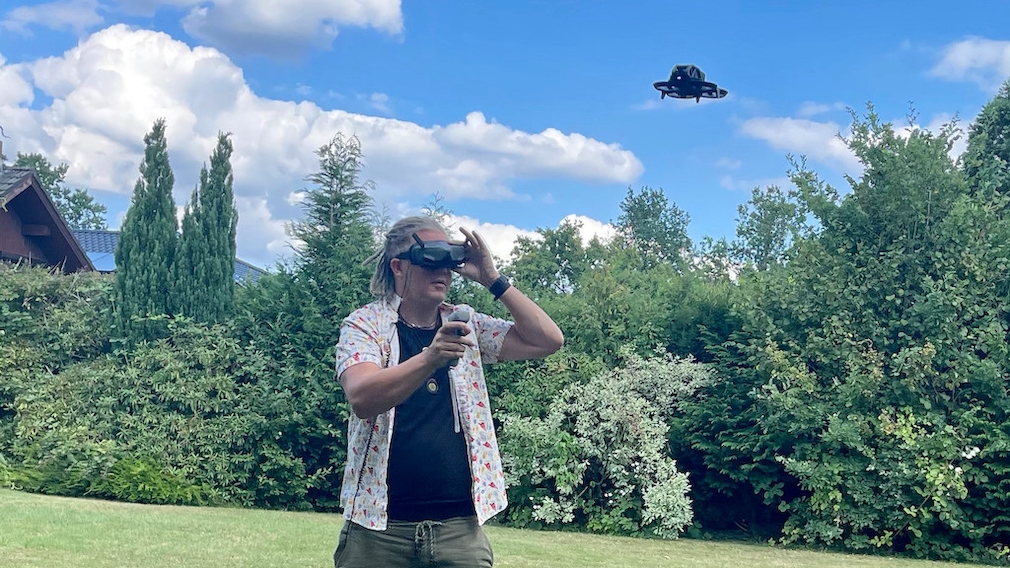 DJI Avata, Drohne und Pilot