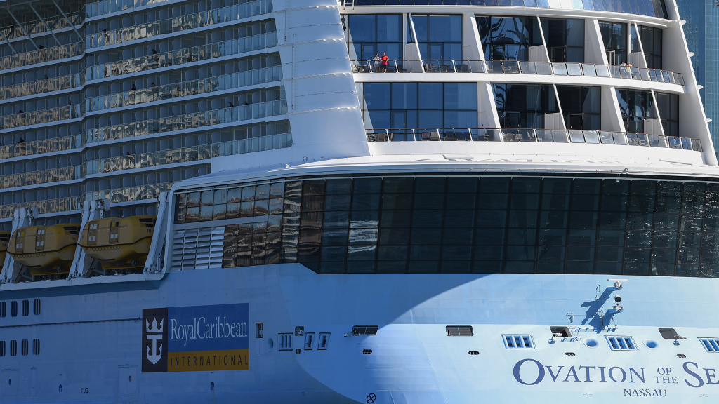 SpaceX: Satelliten-Internet Starlink auf Kreuzfahrtschiffen