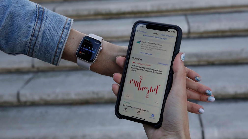 Apple Watch SE (2022) ab sofort im Handel: Alle Details zur Einstiegs-Smartwatch Dank watchOS 9 erfasst die Apple Watch SE nicht nur die Schlafdauer, sondern auch Schlafphasen. 