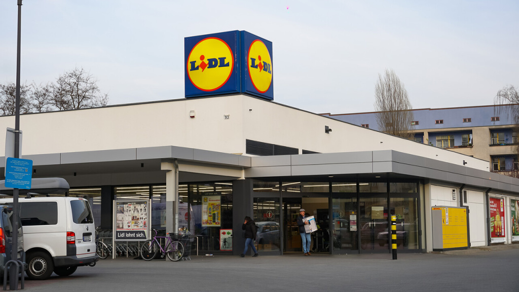 Lidl: Schluss mit kostenlosem Laden von E-Autos