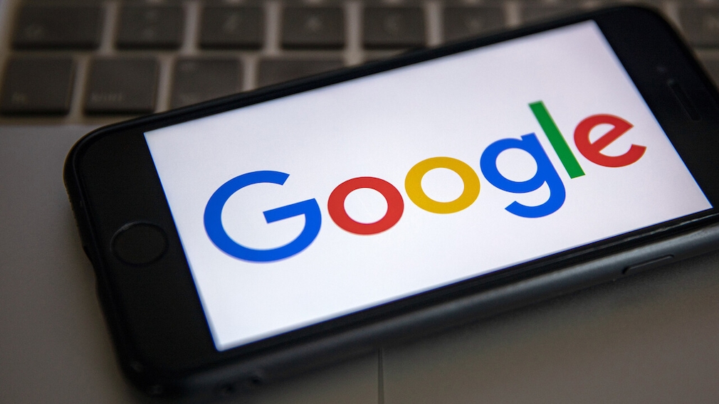 Google rollt neues Suchtool zur Kontrolle Ihrer Online-Präsenz aus Google führt eine Funktion ein, mit der sich persönliche Daten schneller und einfacher aus den Suchergebnissen entfernen lassen.