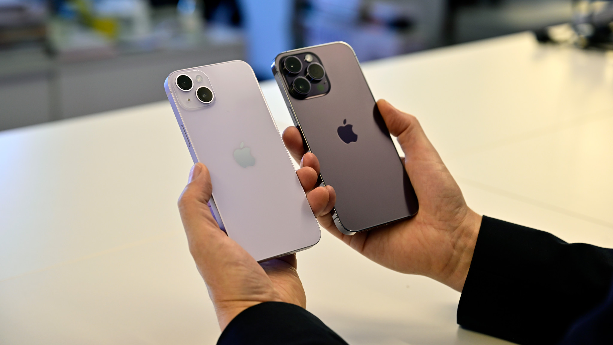 Test: - Apple Preis BILD Plus Akku, 14 iPhone Display, Kamera, COMPUTER