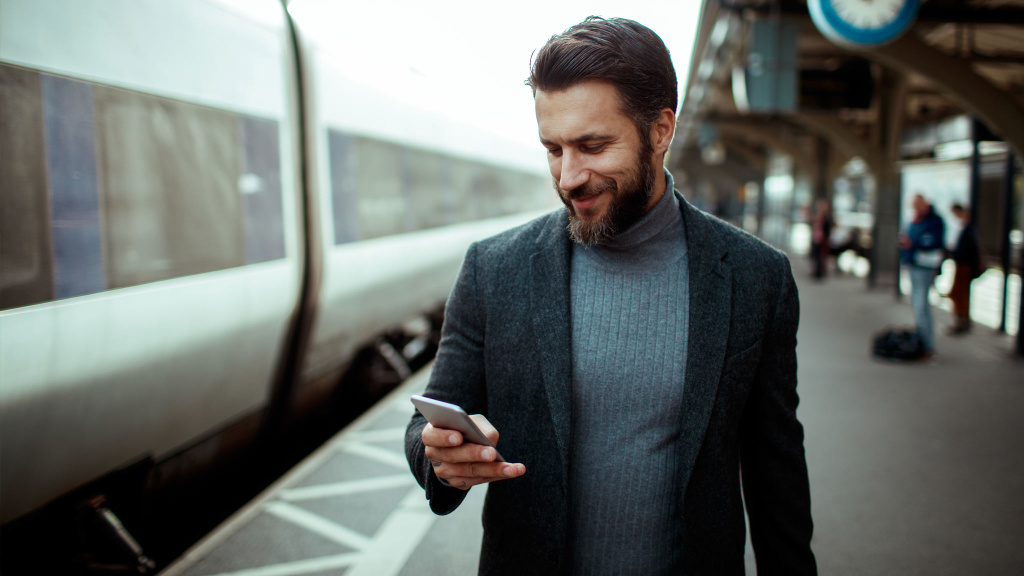 49-Euro-Ticket: Minister verteidigt digitalen Ansatz