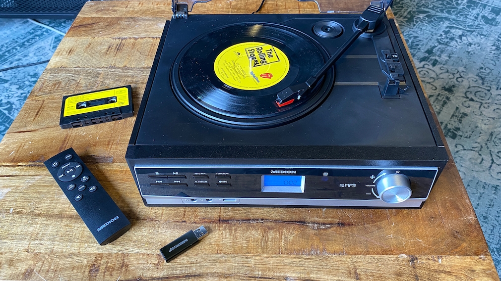 Der Medion E67005 (MD43454) digitalisiert Schallplatten und Kassetten.