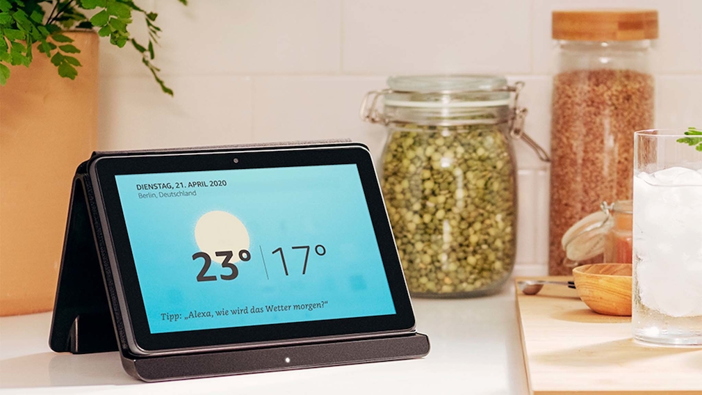 Amazon Fire HD 8 Plus (2022) im Test: Gut und günstig? Das Tablet lässt sich in Kombination mit dem Amazon-Dock auf als Smartscreen verwenden. 