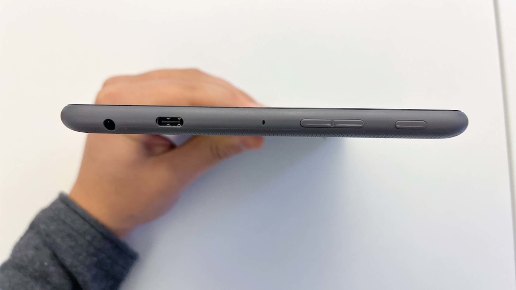 Amazon Fire HD 8 Plus (2022) im Test: Gut und günstig? Gut: Das Tablet verfügt über einen USB-C-Anschluss. 