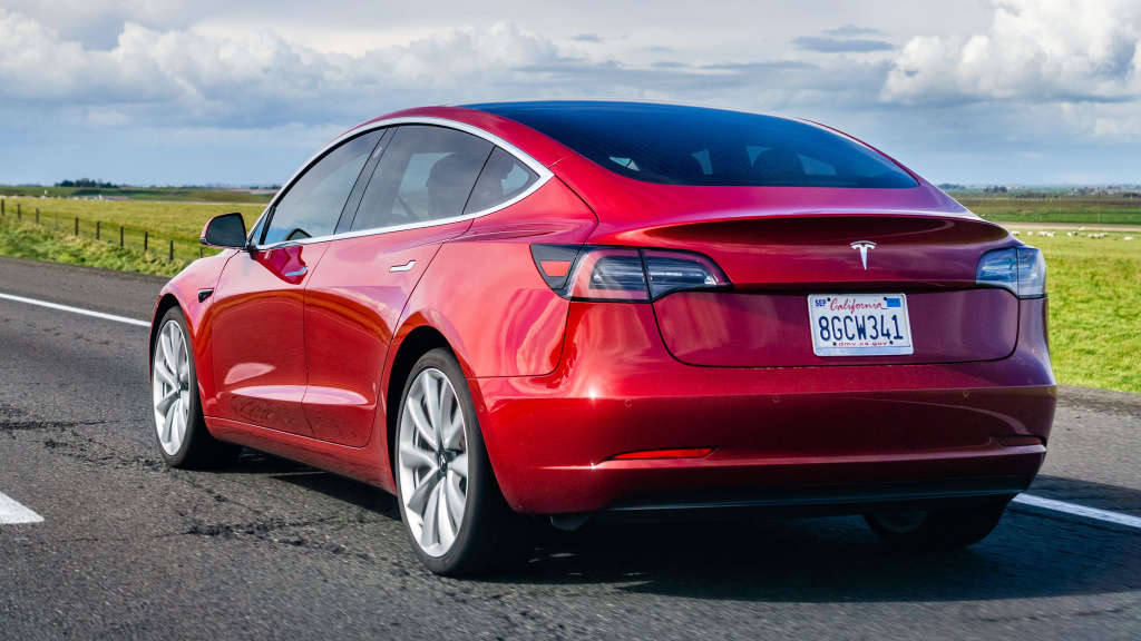 Full-Self-Driving-System: Tesla baut Unfall mit acht Autos