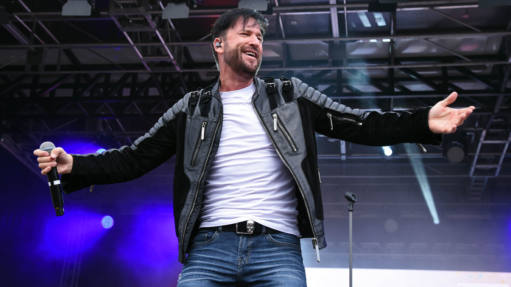 Auf den Hund gekommen: Michael Wendler blitzt bei Instagram ab