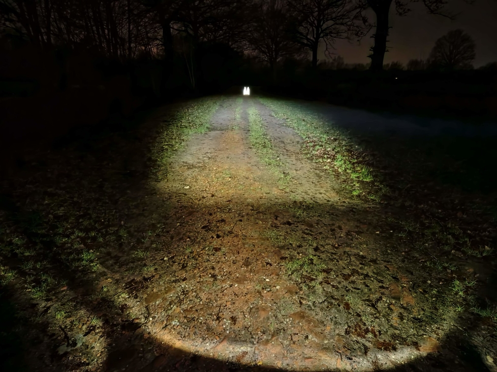 Phare Avant Vélo LED Trelock LS 930-HB - Noir, 0,12 Kg, Pour VAE Et Vélos Classiques | Éclairage Puissant Et Durable
