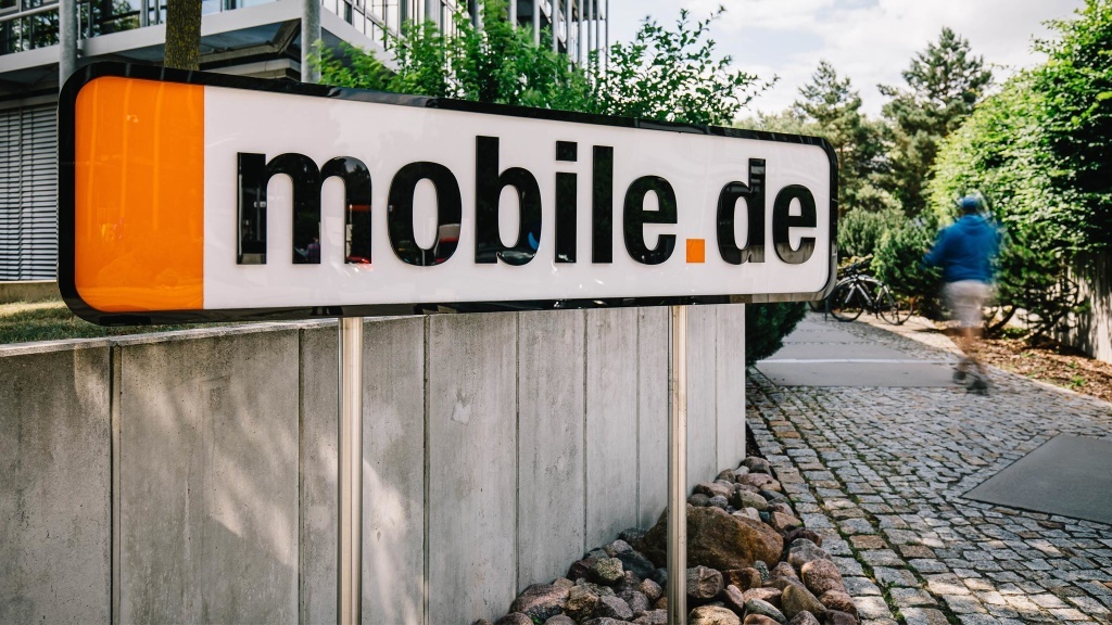 Urteil zu E-Autos: Preisangabe inklusive Prämie unzulässig