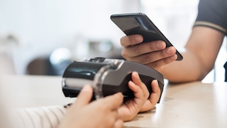 Bundesbank: Bezahlen per Handy und Smartwatch am schnellsten