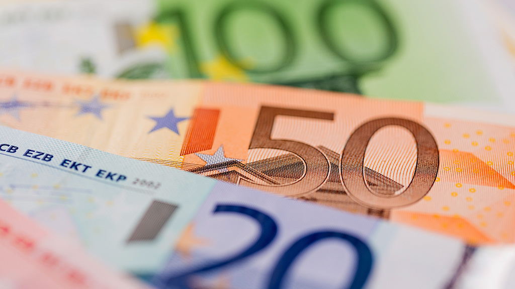 EZB hebt Leitzins an: Was bedeutet das für Sparende?