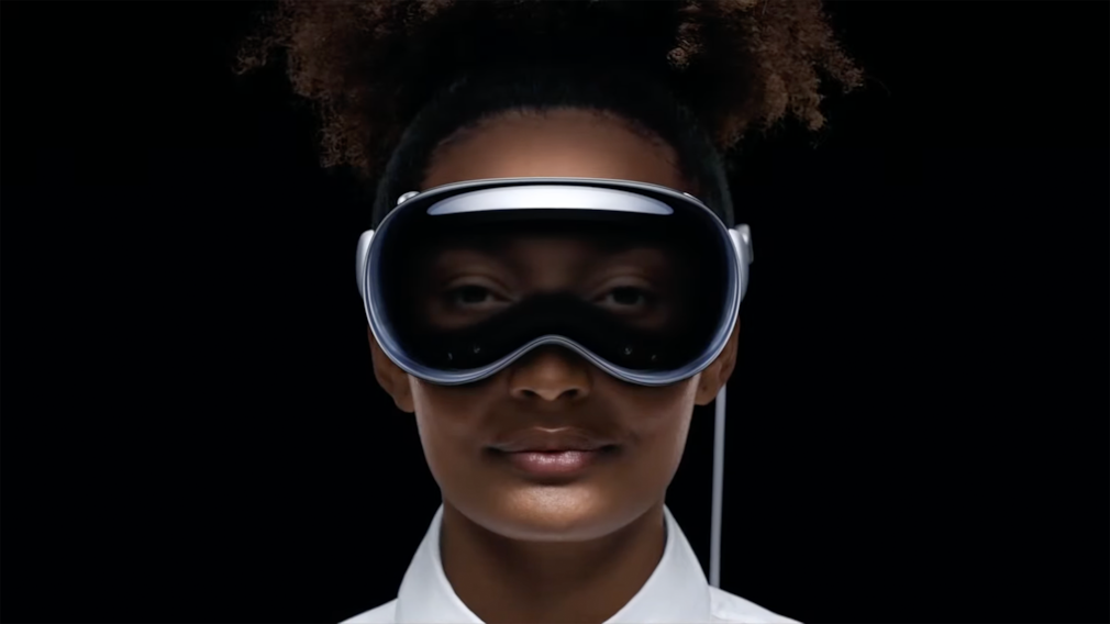 Person mit einer VR-Brille