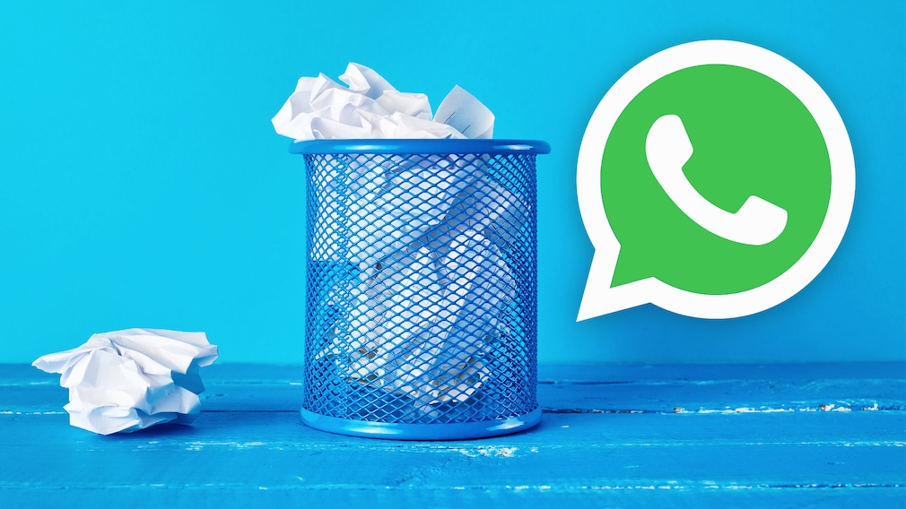 Mülleimer mit zerknüllten Zetteln neben WhatsApp-Logo