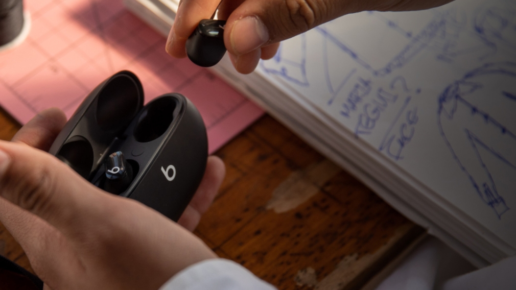 Beats Studio Buds+ kommen: In-Ears in FCC-Datenbank gesichtet - COMPUTER  BILD