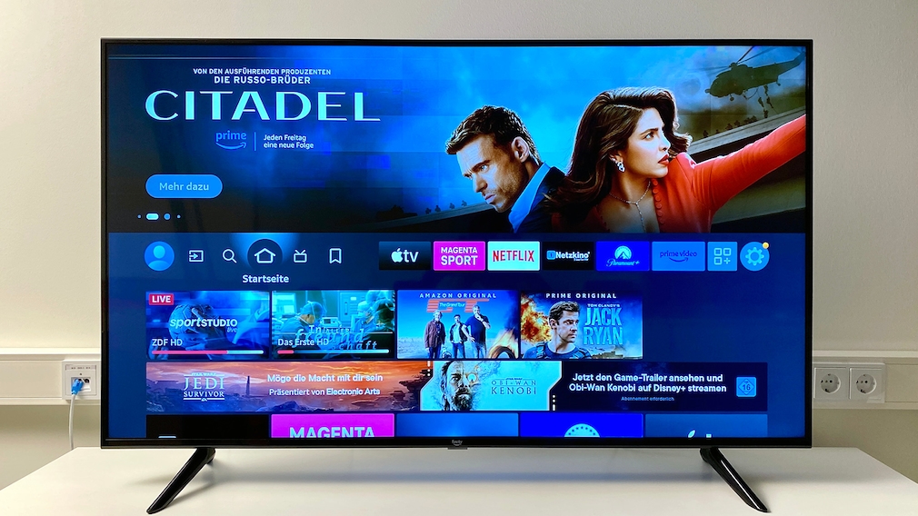 Auf seinem Startbildschirm zeigt der Amazon Fire TV 4 die installierten Apps sowie Empfehlungen aus dem TV- und Streaming-Angebot.
