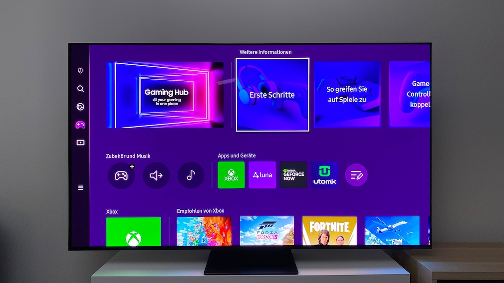 Der Samsung Gaming Hub fasst Cloud-Gaming-Angebote und Schaltflächen für angeschlossene Konsolen und PCs auf einer Bildschirmseite zusammen.