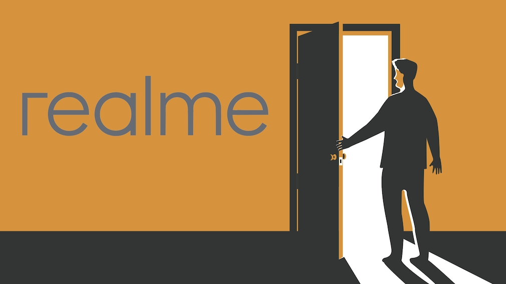 Mensch geht durch Tür neben Realme Logo