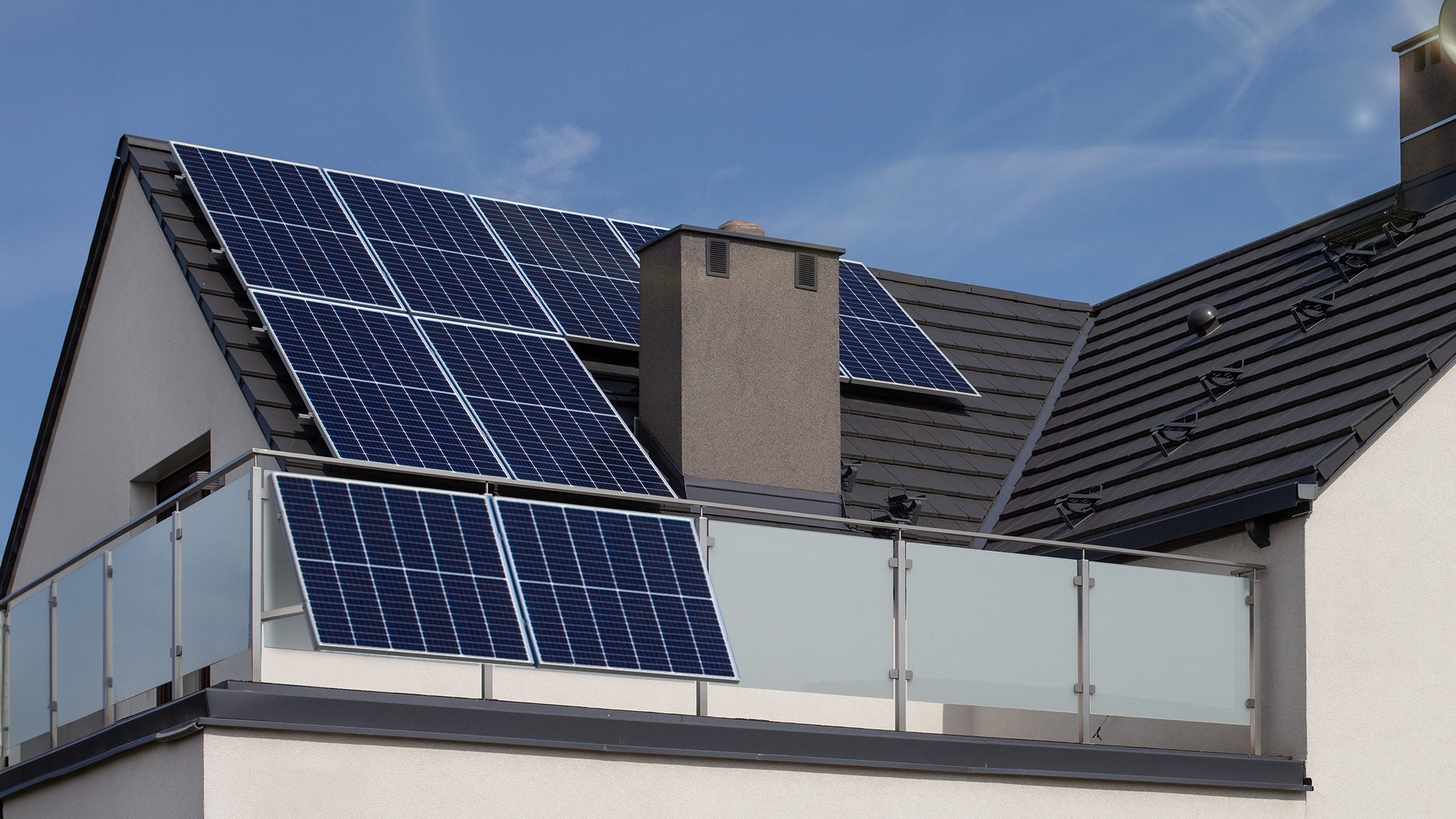 Photovoltaik: Darf man eine Mini-PV-Anlage auf Balkon installieren? - Stil  - SZ.de