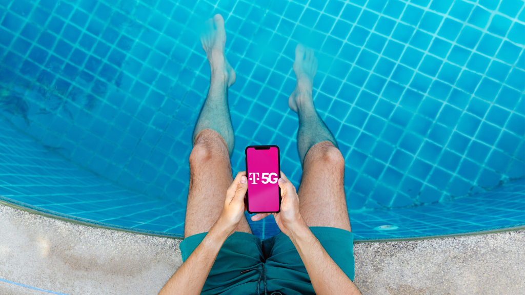 Deutsche Telekom/ iStock/Alexander Spatari; Montage: Evelyn Ebert Meneses