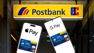 Handys mit Google Pay und Apple Pay vor Postbank Logo