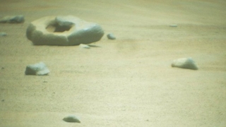 Ringförmiger Stein auf dem Mars