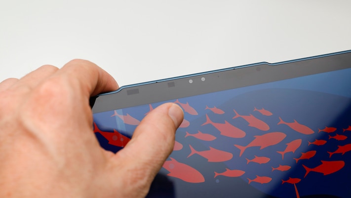Lenovo Yoga Book 9i im Test: Klappen statt falten!