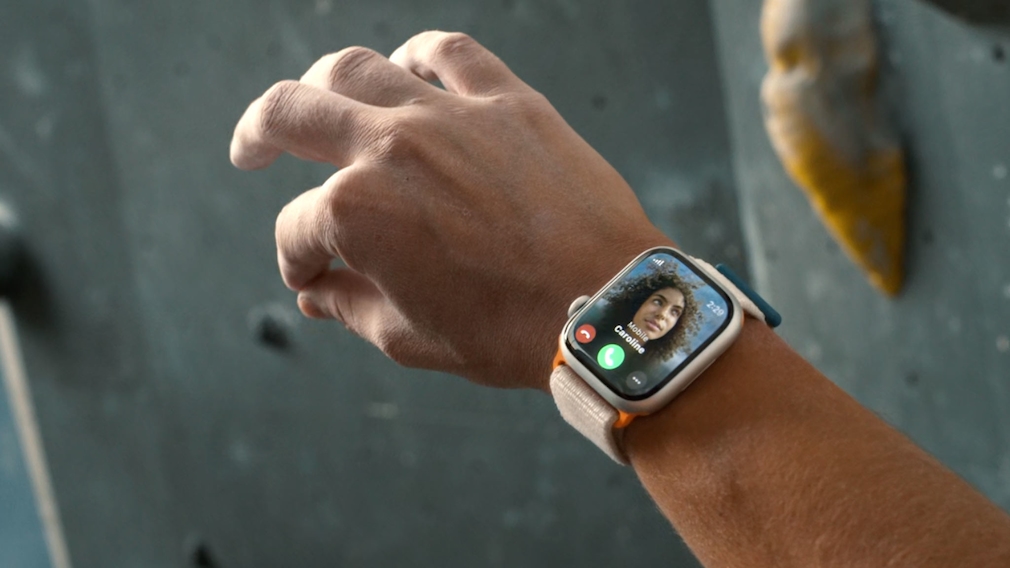 Eine Apple Watch an einem Handelenk.